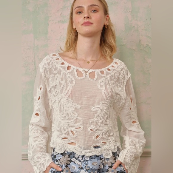 Rosie posie Tops - Rosie Posie Cutout Statement Blouse NWT size large